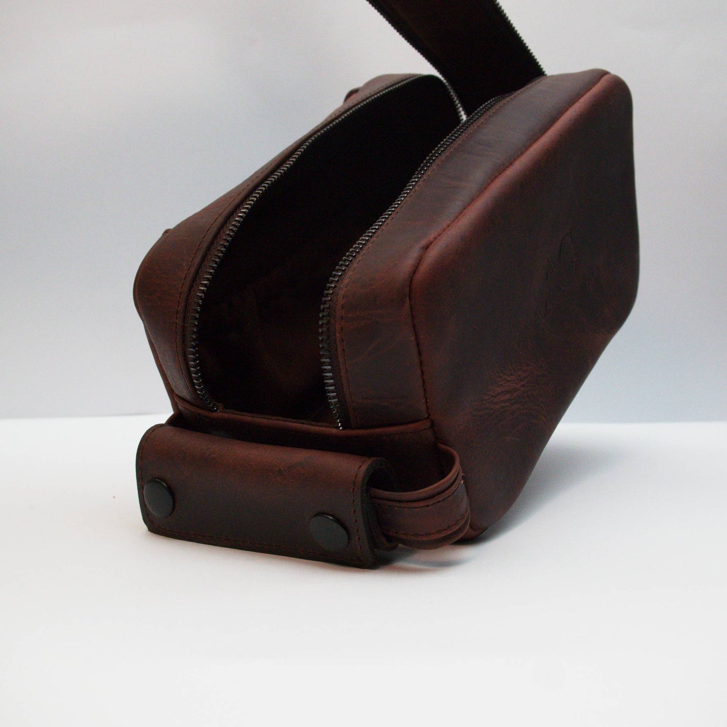 NECESER FALCO || CAOBA