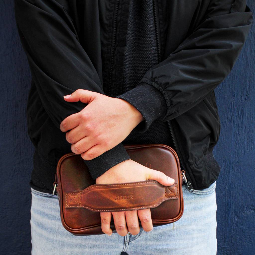 CROSSBODY
